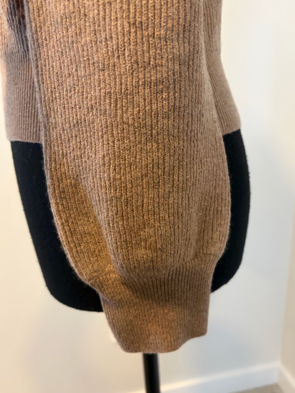 Aritzia Babaton Brown Wool/Linen Blend Ribbed Balloon Sleeve Sweater EUC - Picture 8 of 12